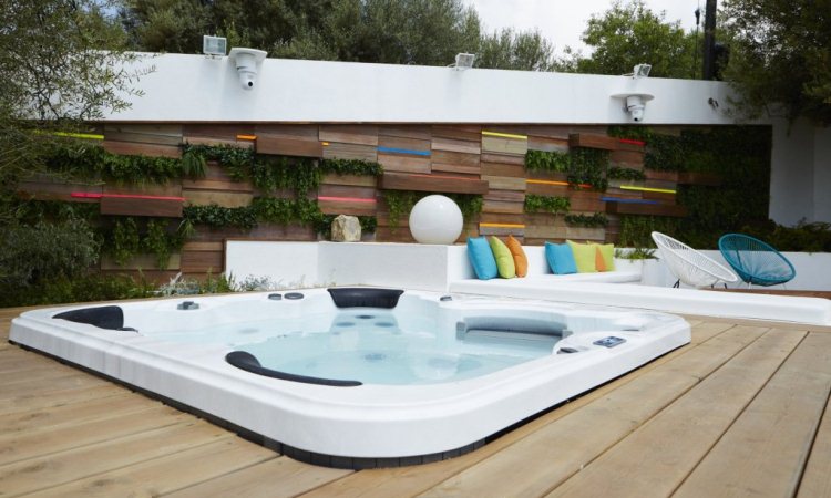 Make Your Hot Tub Spotless with a First-Class Cleaning Team